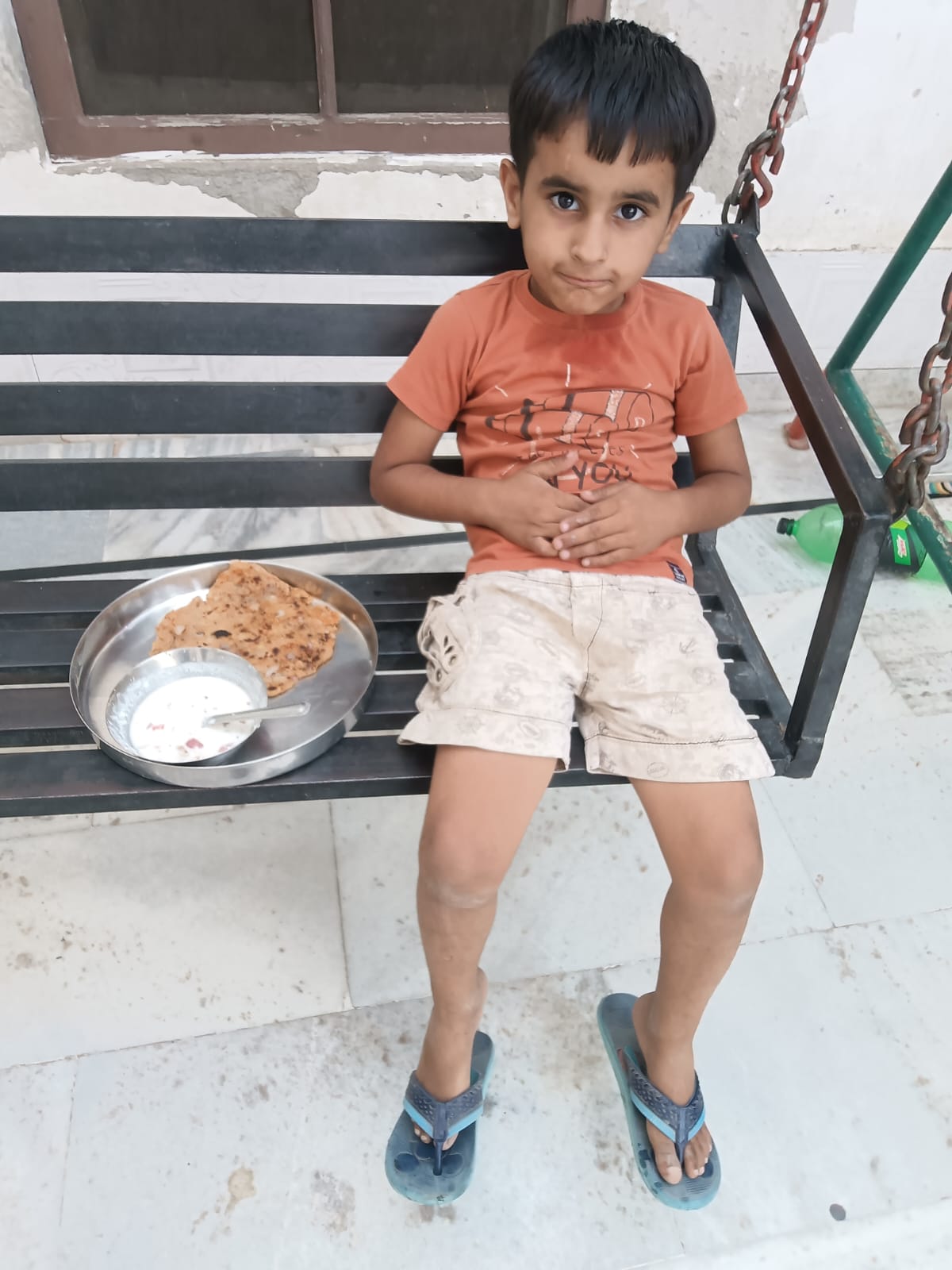 Hot Aloo Paratha Serving